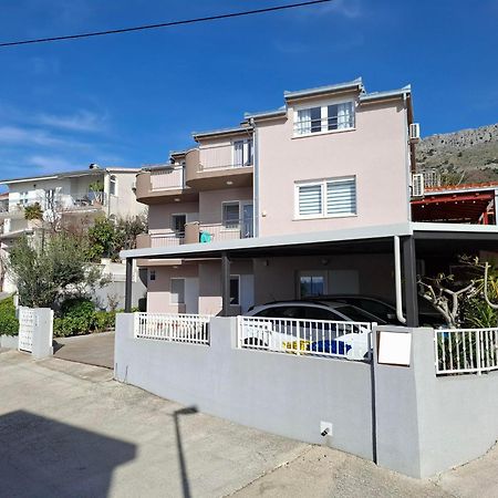 Apartment Ante Dugi Rat Exterior photo