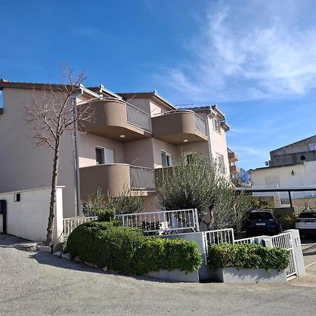 Apartment Ante Dugi Rat Exterior photo