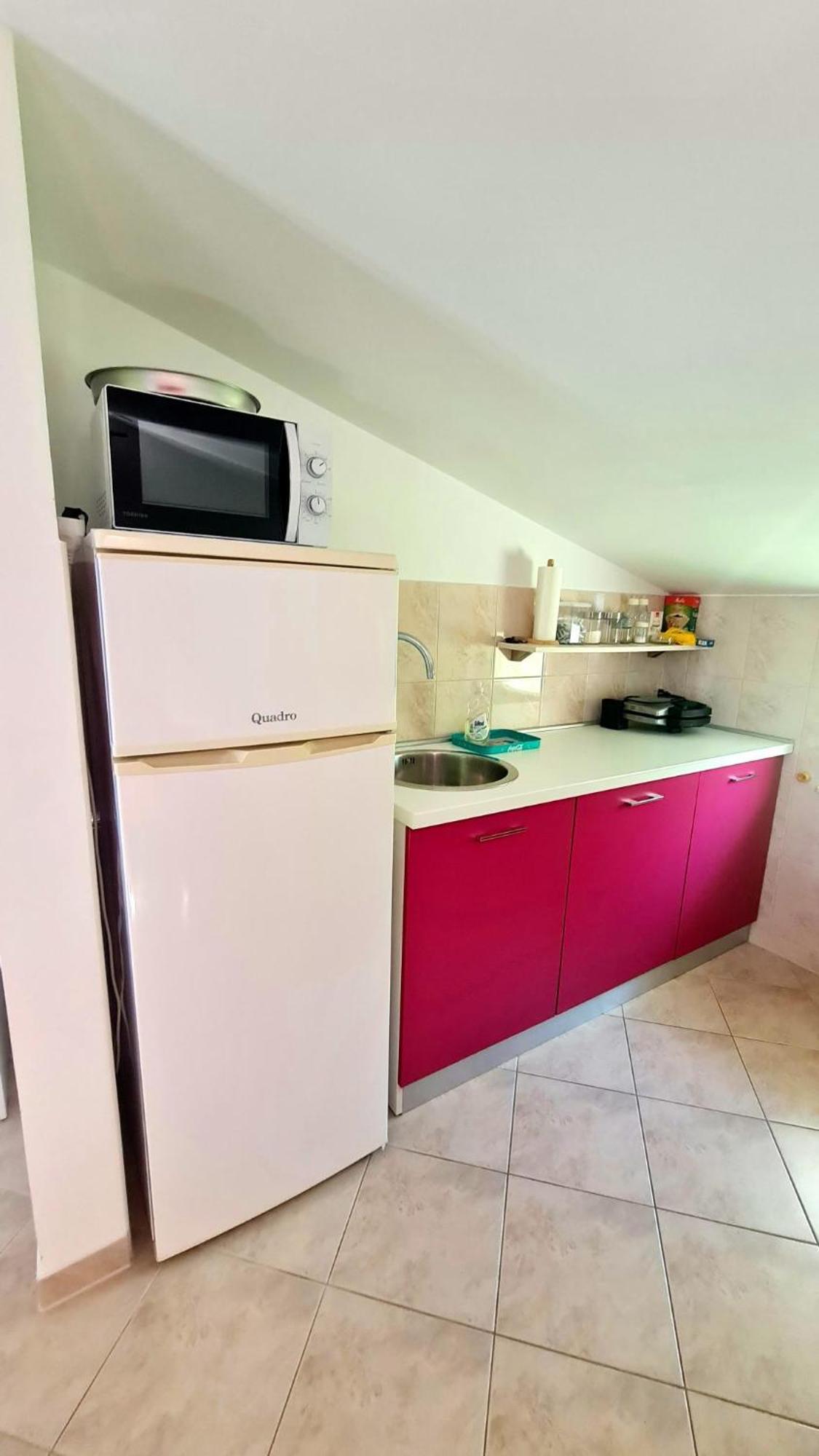 Apartment Ante Dugi Rat Exterior photo