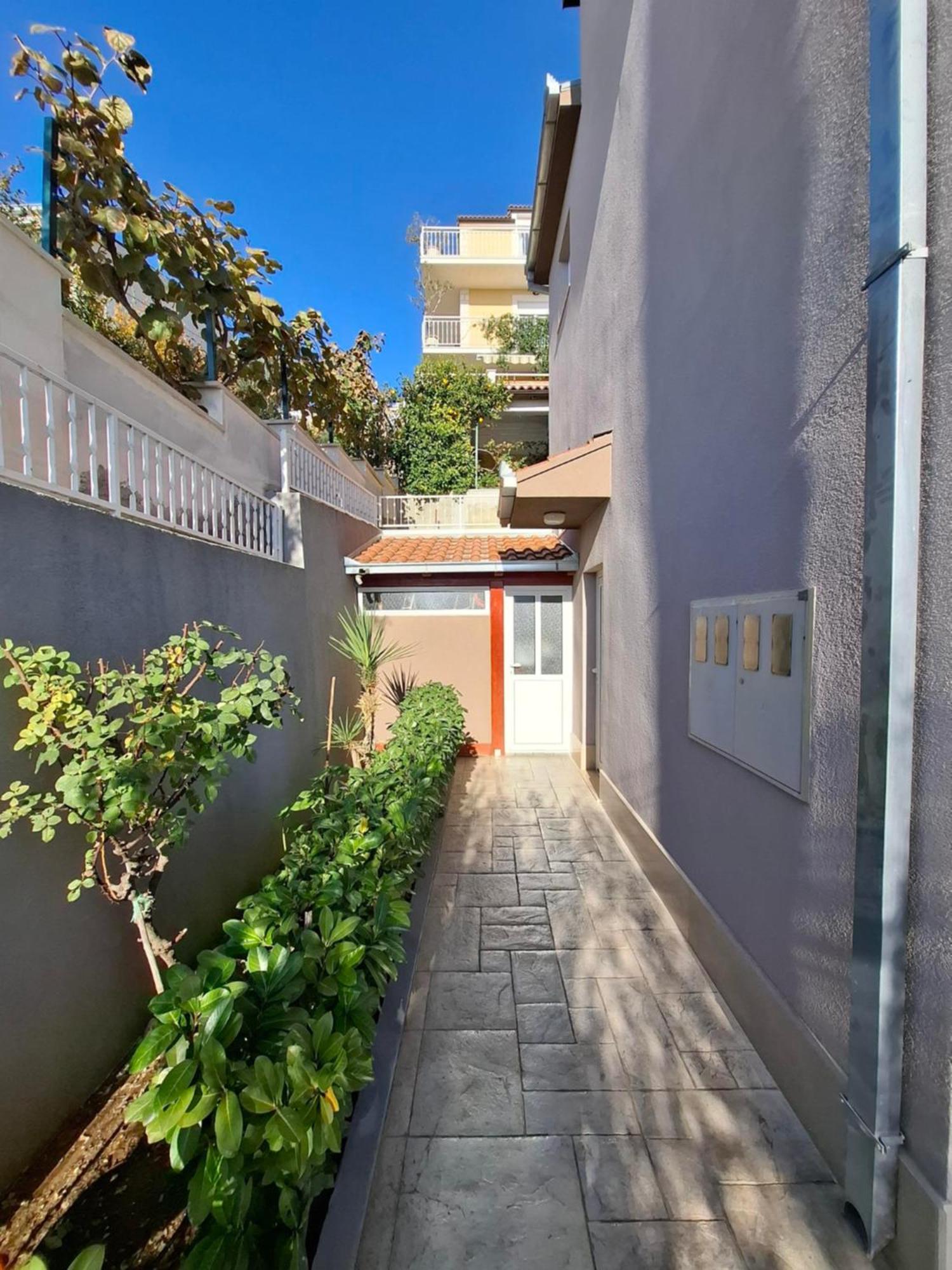 Apartment Ante Dugi Rat Exterior photo